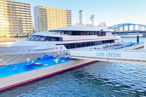 「横浜港のヌシ」3世代集結を海から拝む！ 「飛鳥III」停泊中ならではの東京発・激レアクルーズ開催