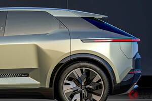 トヨタの最新型「カクカクSUV」！ 全長4.8m級ボディ＆斬新「外向けディスプレイ」採用！ 横一文字テールライトもイイ「FT-3e」とは