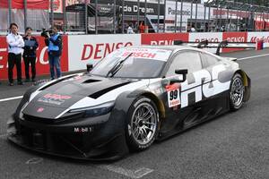 プレリュードGT、大観衆の前で駆ける。スーパーGT最終戦でデモランを実施……ステアリングを握ったのは牧野任祐