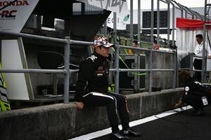 王座逃した最終戦終え、一点を見つめる山本尚貴。その脳裏には何が「レースのこと、これからのこと。色々です」