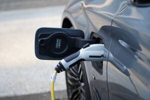 節約できているというのは思い込み!?EV・PHEVユーザーとガソリン車ユーザーの意外な意識差