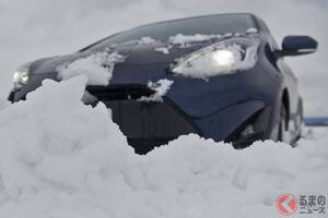 大雪の「国道17号」で立ち往生発生！ やっぱり「ノーマルタイヤ車」だった… 豪雪地帯の“上越国境”で「坂」を登りきれず 「法令違反です」国道事務所が注意を呼びかけ 新潟・湯沢