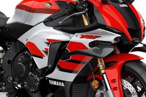 創業70周年を記念した赤白の特別カラーがカッコいい！ ヤマハのスーパースポーツ「YZF-R1」2026年モデルが米国で発表 ネットでの反響とは