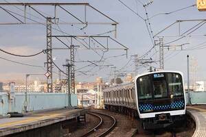 「約80年ぶりの新型車両」に現地の反応は？ 仙台のJR線でついにデビュー “首都圏から来た先輩”はいつまでいる!?