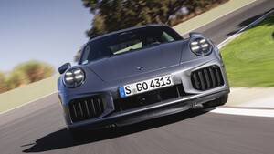 今や楽しさの爆弾？ハイブリッドブーストにより史上最強の911となった新型「ポルシェ911ターボS」