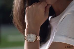 レトロなオーバルケースに視線集中！ 果たして編集部おすすめは？ クォーツ搭載で“更なる薄型化”を実現したレイモンド ウェイル新作