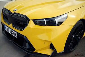 初のハイブリッド採用で727馬力！ BMWのスポーツセダン新型「M5」を彩る純正「Mパフォーマンスパーツ」が早くも欧州で登場