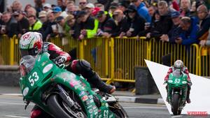 2025年マン島TT、日本人ライダーの山中正之選手が決勝の2レースを完走！