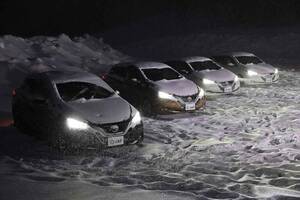 大雪での立ち往生を考えるとEVは怖い……は思い込み！　なんならエンジン車のほうが危険にさらされる可能性すらあった