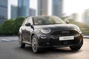 【初のブラックボディ】フィアット600ハイブリッドに150台の限定車『ネロ・チネマ』発売