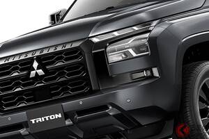 三菱「“新”スゴい本格四駆」発売！ 全長5.3mのロングな“カクカク”ボディ×真っ黒パーツがカッコいい！ 精悍＆特別な「トライトン ブラックエディション」どんなモデル？