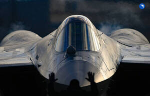 「最高機密」なのになぜ? 「ロシア最新ステルス戦闘機」中東の“空の祭典”で初展示へ…その納得の狙いとは