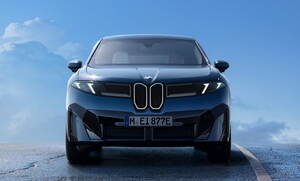 iX3のクーペ版登場へ！　BMW新型『iX4』開発中、流麗フォルムで航続距離805km超か