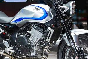 ホンダ次期「CB400SF」になりうる存在!? ホンダが“中国国際輸入博覧会”で「CB500 SUPER FOUR」「CBR500R FOUR」などの人気モデルを展示