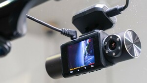 サンコーから3つのカメラで前方、後方、車内を同時撮影できる「前後車内3カメラ高画質ドライブレコーダーPRO」が登場