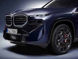 “巨大キドニーグリル”時代は本当に終わるのか？ BMWデザイン責任者が語る巨大化の背景と未来戦略とは