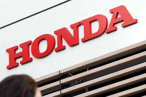 軽に頼るホンダ、軽で稼ぐスズキ！ 「世界販売ランキング逆転」が浮き彫りに――分散戦略の脆さと集中戦略の威力とは