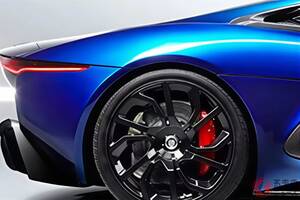 1.6リッターエンジン搭載で「800馬力超え」！ 斬新「四駆スポーツカー」がスゴイ！ メーカー初の“軽量ボディ”＆ガバッと開く「斬新ドア」採用！ 革新的な英国のジャガー「C?X75」とは？