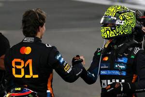 ピアストリ、F1王者になったノリスとも関係は変わらず「彼がスーパーマンになったわけじゃない」｜F1アブダビGP