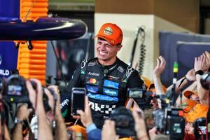 ノリスが7年目で夢をかなえチャンピオンに「僕のために犠牲を払ってくれた人々にお返しができた。それが何より誇らしい」