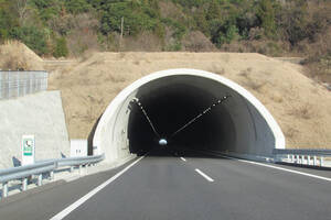 そういえば「丸」と「四角」があるけどなぜ？　トンネルの断面形状はどう決まる