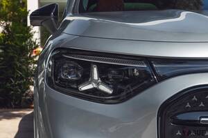 メルセデス・ベンツ新型「GLB」世界初公開！ 全長4.7mに進化した3列7人乗りの大人気“コンパクトSUV” まずEVモデルが登場