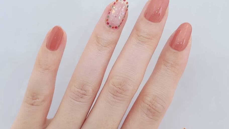 検定に向けてのマネキュア サロン級の垢抜けが叶うよ。不器用さん向け「水引風ネイル」の